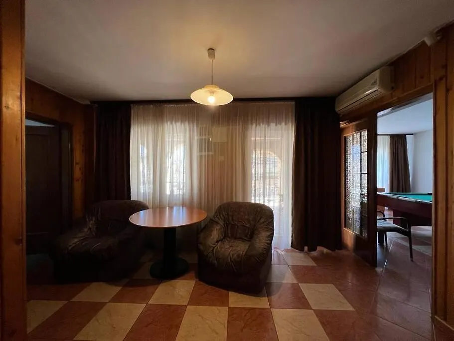 Vila 8 Oaspeti Bucharest Villa